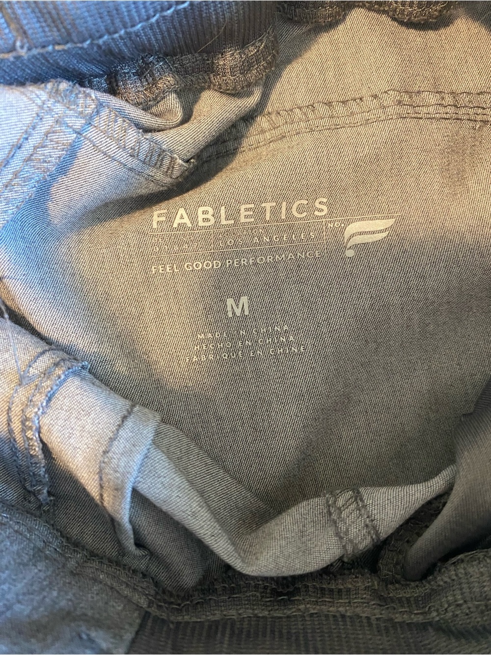 Fabletics Grey Scrub Set - Picture 6 of 6